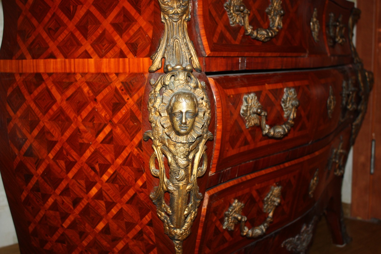 Реставрация антикварного комода в стиле Людовика XV реставрационной мастерской Restorer.expert