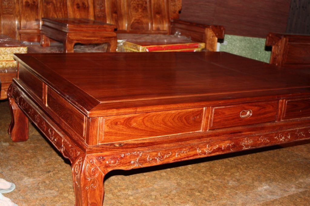 Реставрация нового резного стола в реставрационной мастерской Restorer.expert