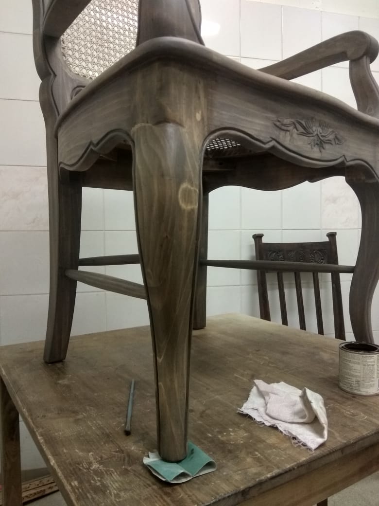 Реставрация деревянных кресел в реставрационной мастерской Restorer.expert